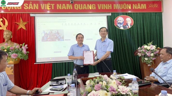 điều chỉnh phân công nhiệm vụ