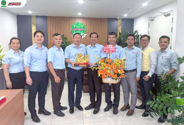 Chi nhánh An Việt Lào Cai chúc mừng sinh nhật phó tổng giám đốc Trần Đức Lực