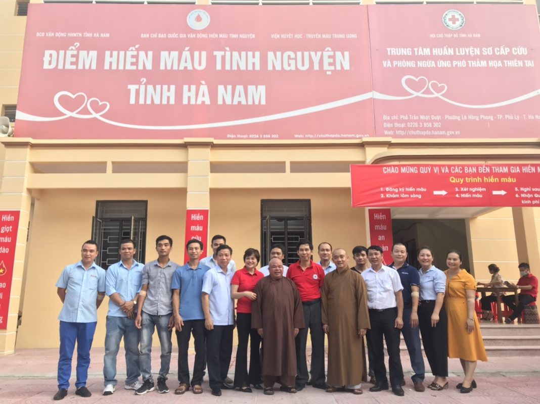 Cán bộ công nhân viên Công ty cổ phần vận tải thương mại và đầu tư An Việt tham gia hiến máu